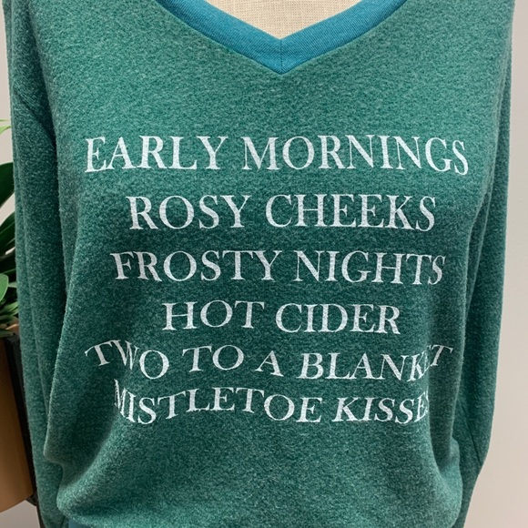 WILDFOX Mistletoe Kisses Sweatshirt - Picture 2 of 6